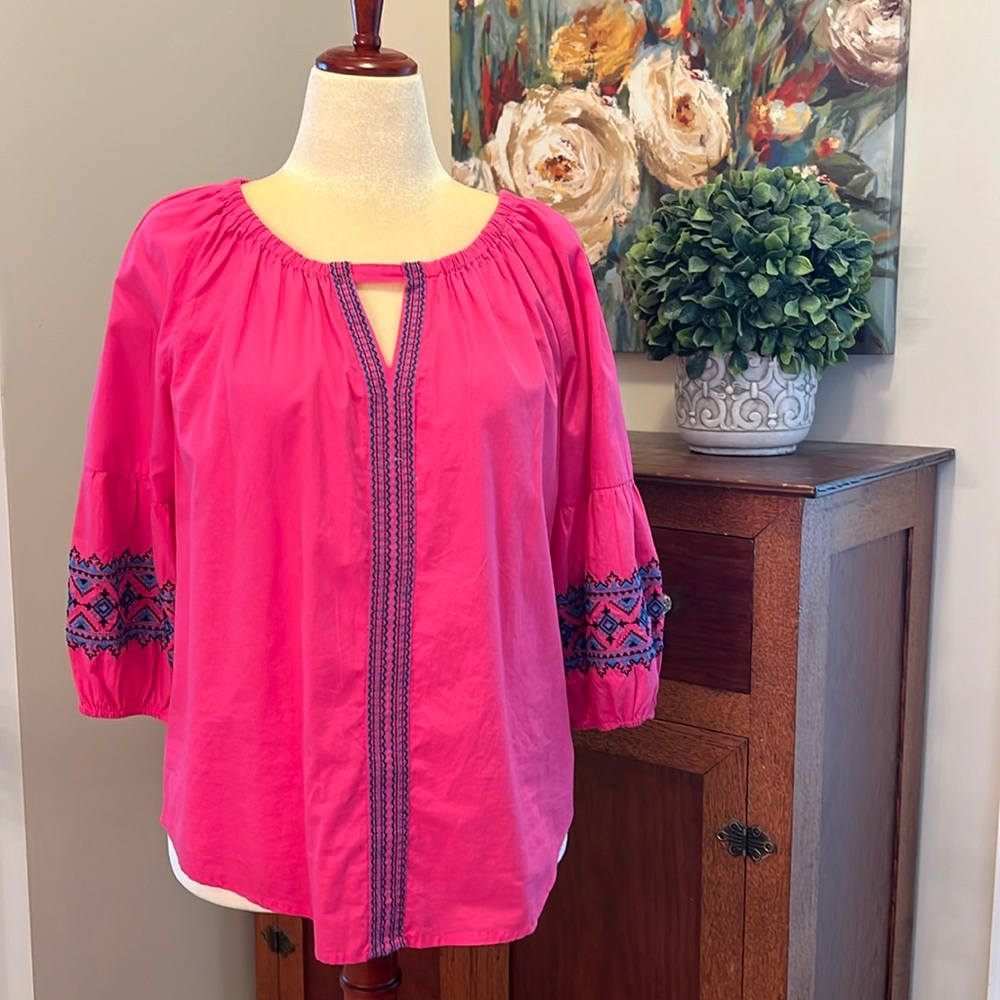 Crown & Ivy Hot Pink Top Size M